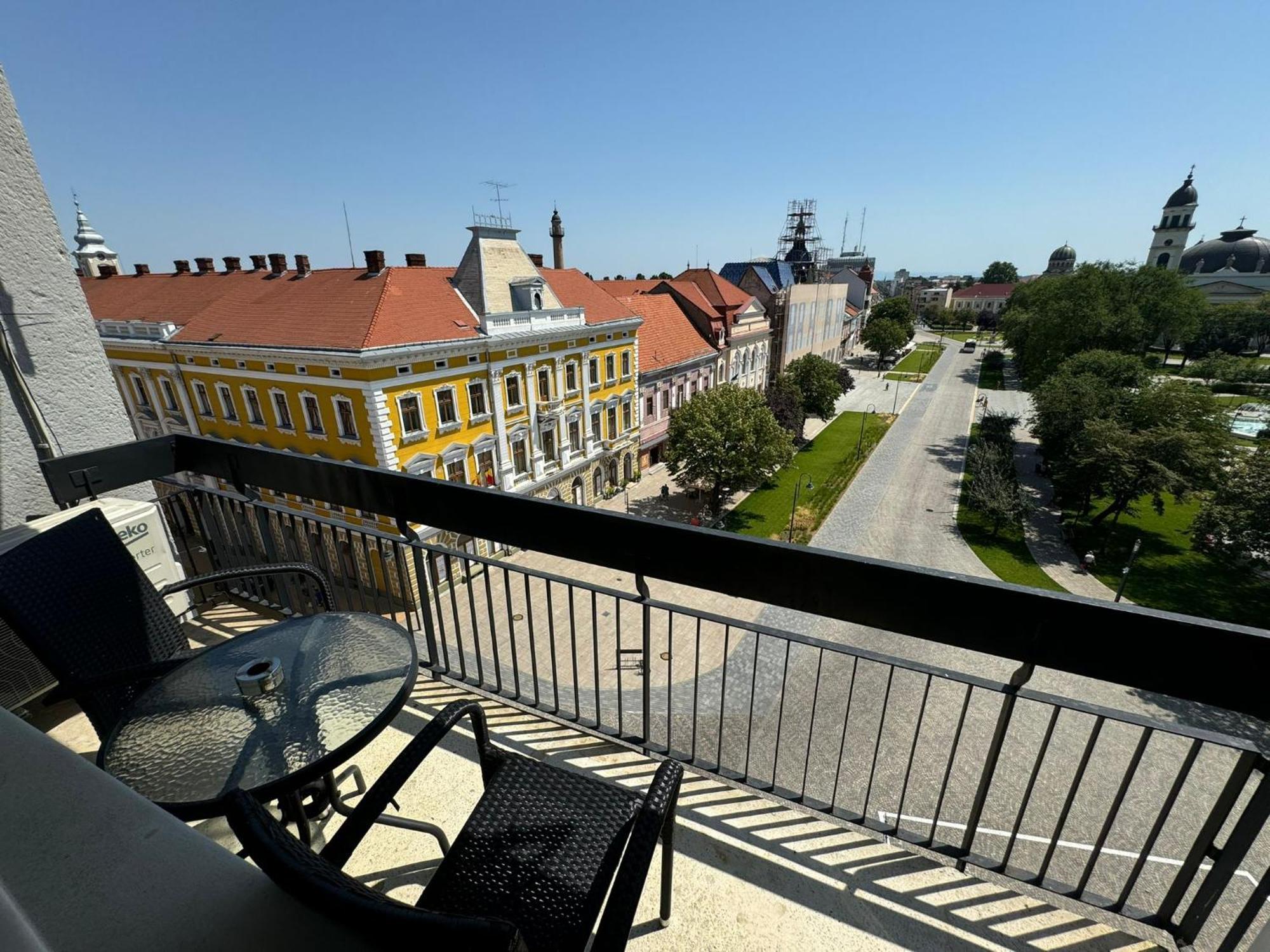 Hotel Aurora Satu Mare Exterior photo